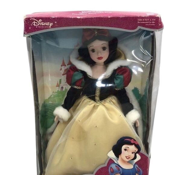 Disney Snow White 16" Porcelain Doll Brass Key Royal Holiday Edition - Picture 2 of 4